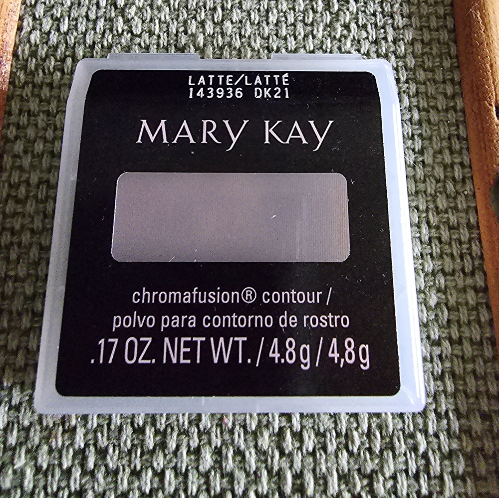 MARY KAY CONTOUR